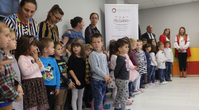 AZ ÉLMÉNY- ÉS PROJEKTALAPÚ OKTATÁST NÉPSZERŰSÍTI HARGITA MEGYE TANÁCSA