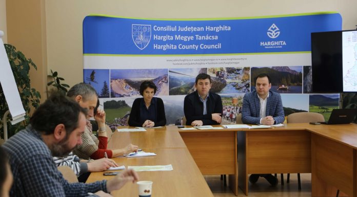 Borboly Csaba: az elkövetkező öt évben megnyitjuk Hargita megye határait – A megyei utak építése az autópályákhoz hasonló nehézségekkel jár