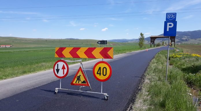 Dolgoznak a munkagépek Csíkban