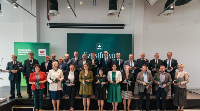 Ezüstfenyő-díjjal tüntették ki Gábor Tibort és Kurkó Árpádot