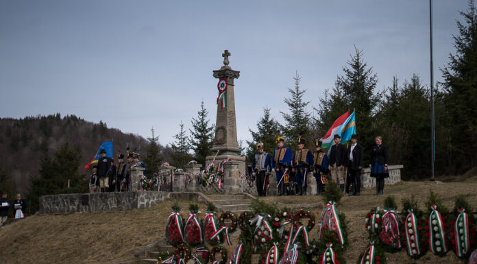 Hőseinkre emlékeztünk a Nyerges-tetőn